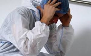 Из страны Евросоюза стали массово увольнять украинских врачей