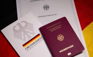В Германии приняты изменения правил для загранпаспортов и удостоверений личности