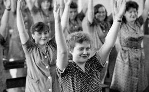 Живот как доска, а талия как у дюймовочки: 3 гениальных упражнения из СССР, чтобы без нагрузок получить подтянутый пресс