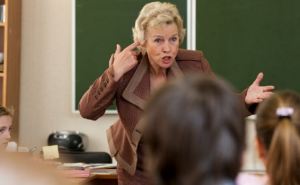 Русский язык сдался: не машут, а махают. Фраза, которая бесила учителей, теперь не ошибка