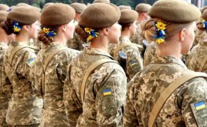 Теперь украинские женщины в&nbsp;ЕС должны подтвердить, что не уклоняются от военной службы: иначе легальный статус не получить