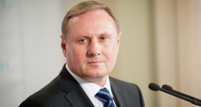 Оппозиция разыгрывает спектакль а вопрос Тимошенко решать не собирается  Александр Ефремов