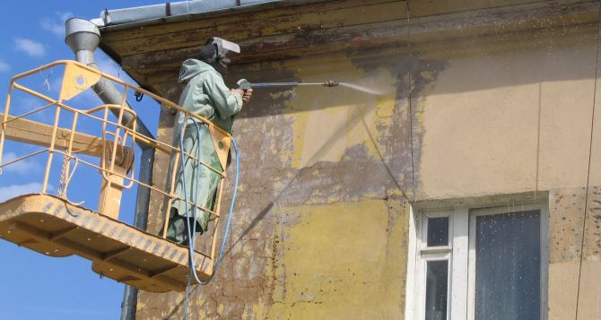 Вопрос капремонта в многоэтажках Луганска теперь решается по-новому: без криков и жалоб