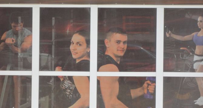 Рекламный скандал: луганский спортсмен, сам того не зная, пиарил донецкий магазин (фото)