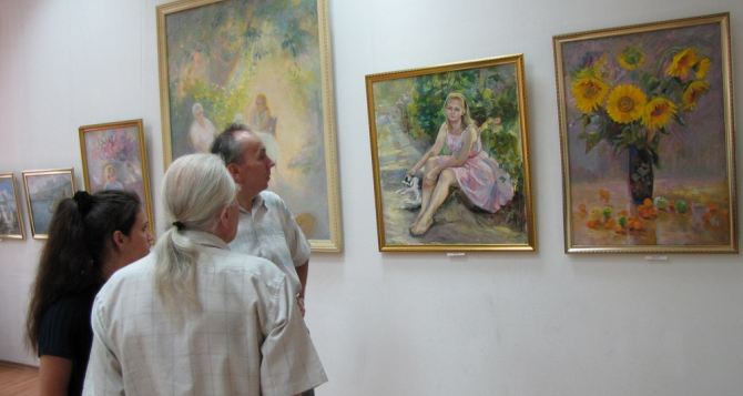 Выставка, посвященная вечным ценностям, открылась в Луганске