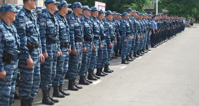 Луганских милиционеров отправили в Киев охранять общественный порядок