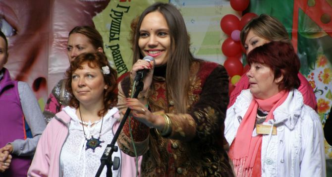 Вспомнить все: 2013 год луганскому мастеру по мехенди принес много перемен