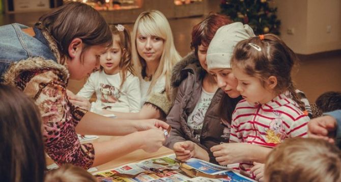 Маленьких луганчан научат мастерить новогодние подарки