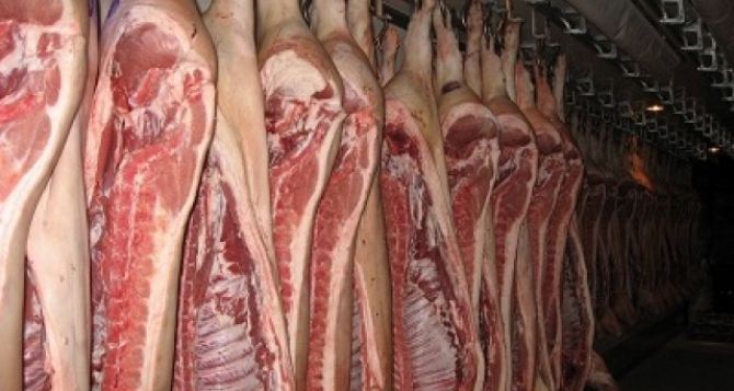Беларусь запретила ввоз свинины из Луганской области