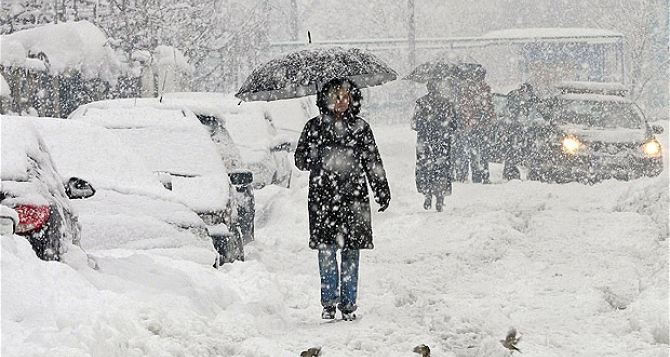 В связи с ухудшением погоды луганских водителей просят не мешать работе коммунальщиков