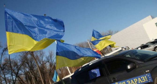 30 автобусов Автомайдана остановили на пути в Луганск