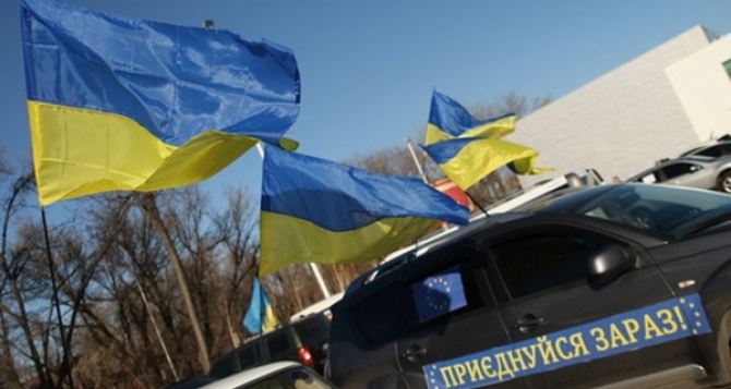 В Луганске сотрудники ГАИ остановили три автомобиля участников Автомайдана?
