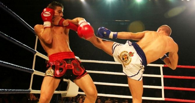 Чемпионат Украины по тайскому боксу в Луганске перенесли из-за политического кризиса в стране