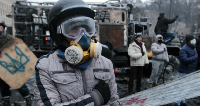 Самооборона Евромайдана увеличивает количество боевиков, чтобы выйти за пределы Киева