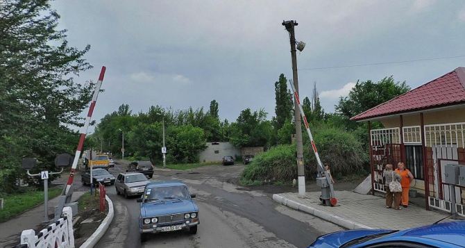 В Луганске перекроют движение на железнодорожном переезде по улице Линева (карта)