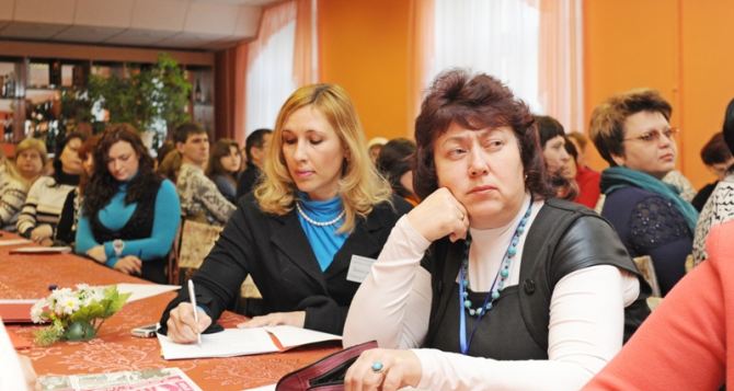 Научные исследования к столу фото