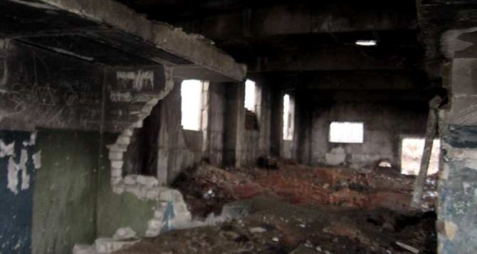 В Луганской области подростка убила бетонная плита (фото)