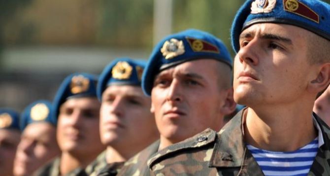В Минобороны подтвердили отправку в Киев днепропетровских десантников