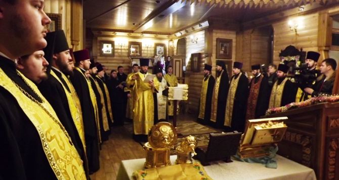 Луганск защитили молитвой от войны и насилия фото