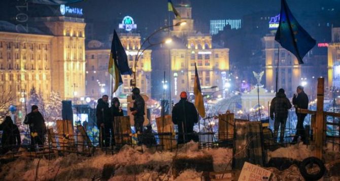 На Майдане освистали лидеров оппозиции и выдвинули ультиматум Януковичу