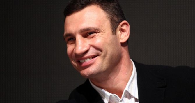 Кличко не в курсе что его люди бегают по Луганску с автоматами