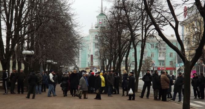 Обстановка в центре Луганска (фоторепортаж)