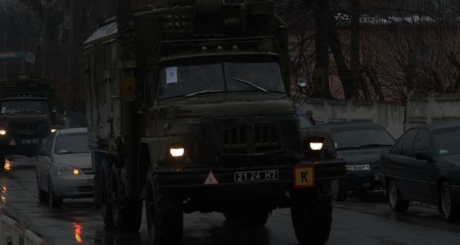 Под Луганском видели колонну тяжелой военной техники (аудио)