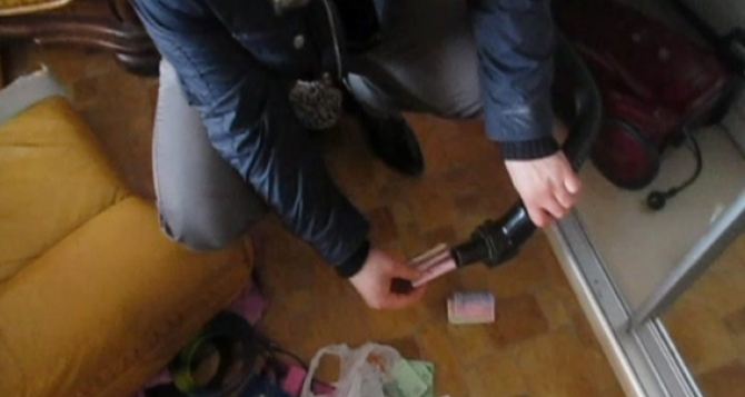 В Луганске работал бордель под прикрытием массажного салона (фото)