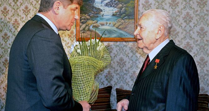 Герой Советского Союза Иван Малько отметил 98-й день рождения