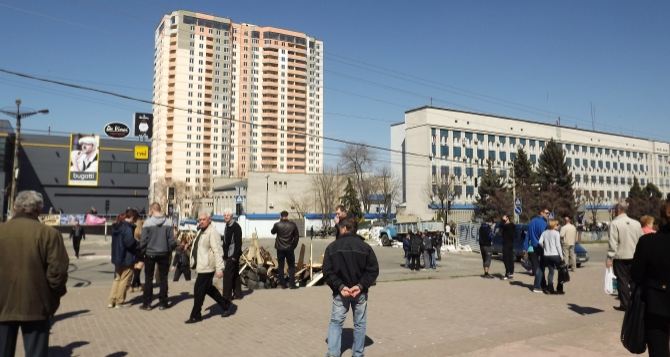 В милиции рассказали, откуда приехали люди, захватившие СБУ в Луганске