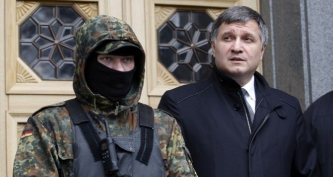 Аваков решил  начать гражданскую войну с Луганска?