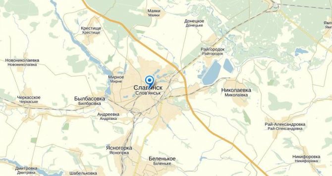 В Славянск вошли 20 БТР и полтысячи военных. — Очевидцы