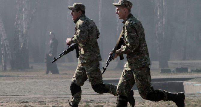 В Кременском районе военные ранили двух местных жителей. — Председатель райсовета