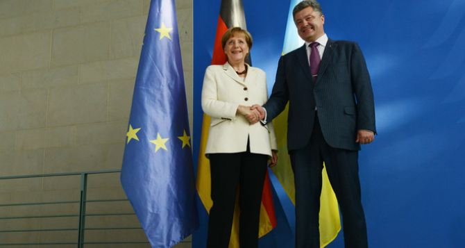 Порошенко и Меркель обсудили ситуацию на востоке Украины