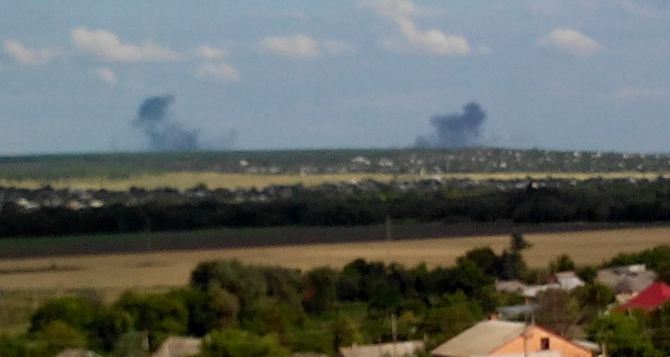Очевидцы сообщают об авиаударе по позициям ополченцев, которые ведут обстрел аэропорта в Луганске (фото)