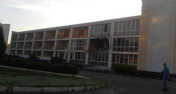 В Северодонецке обстреляли минометами жилой сектор в районе гостиницы «Мир». — СМИ (фото)
