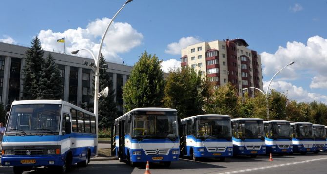 По улице Оборонная в Луганске вместо трамвая временно ходит автобус №6