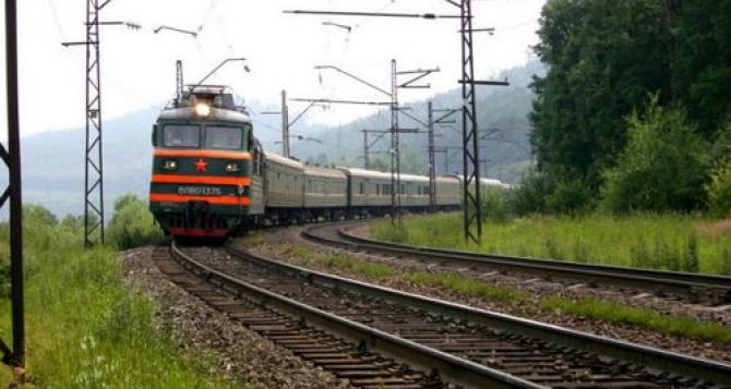 В Донецкой области подорвали железнодорожные пути