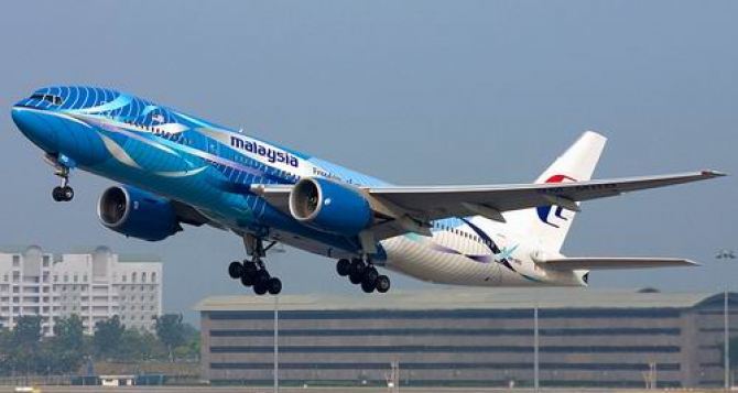 Порошенко предлагает создать комиссию для расследования крушения малайзийского Boeing 777 над территорией Донецкой области