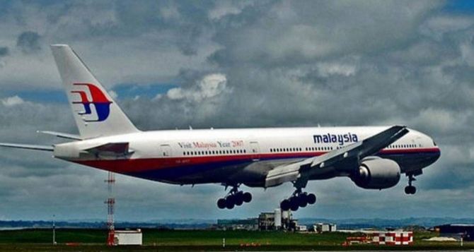 Стало известно гражданство всех жертв крушения Boeing 777 над Донецкой областью