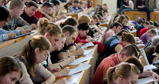 Если ситуация на Донбассе не стабилизируется, студентов переведут в другие регионы
