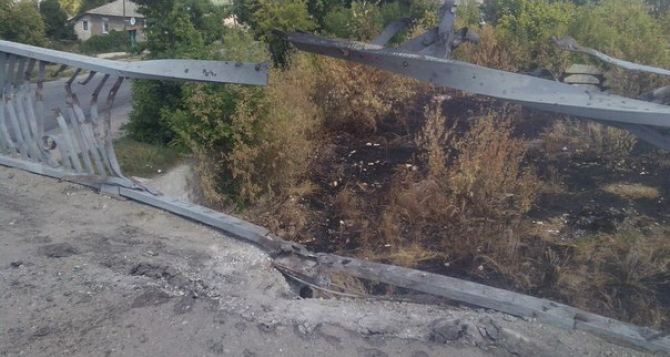 Частный сектор в плачевном состоянии, разрушения просто колоссальные. — Местные жители о Луганске (фото)