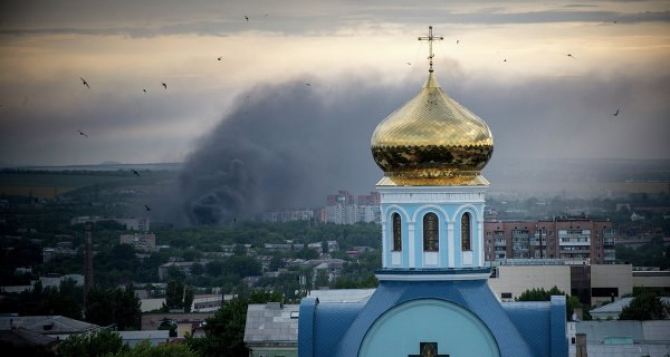 Ситуация в Луганске: город уже 10 дней без света, воды и телефонной связи