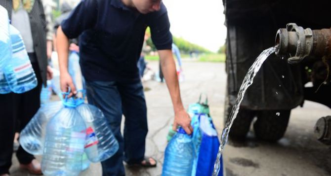 В Донецке горожанам подвезут воду. — Горсовет (адреса)