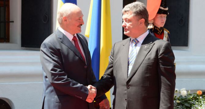 Стало известно, о чем говорили Лукашенко и Порошенко во время встречи в Минске