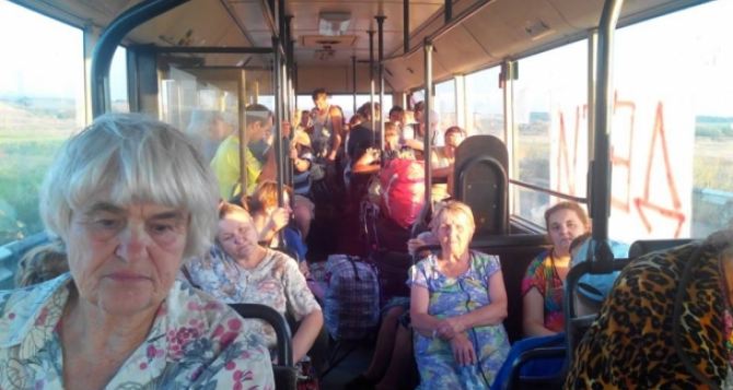 Более 24 тыс. человек Фонд Рината Ахметова эвакуировал из зоны АТО