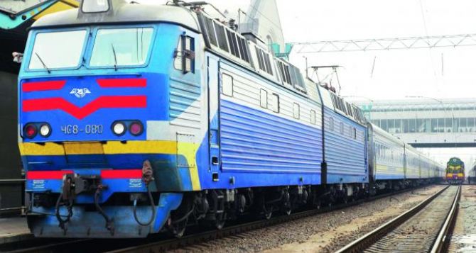 Какие пригородные поезда курсируют в Луганской и Донецкой областях?