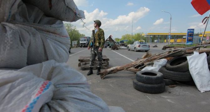 На блокпосту сказали, что на следующей неделе уже все будет хорошо. — Рассказ о поездке в Луганск