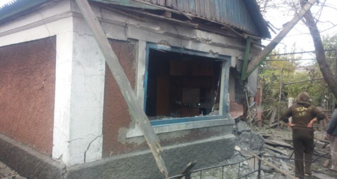 Последствия обстрела Киевского района Донецка (фото)
