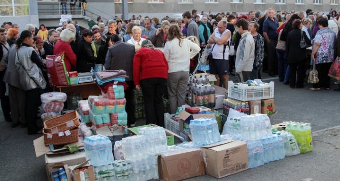 В Луганске прошла продовольственная ярмарка (фото)